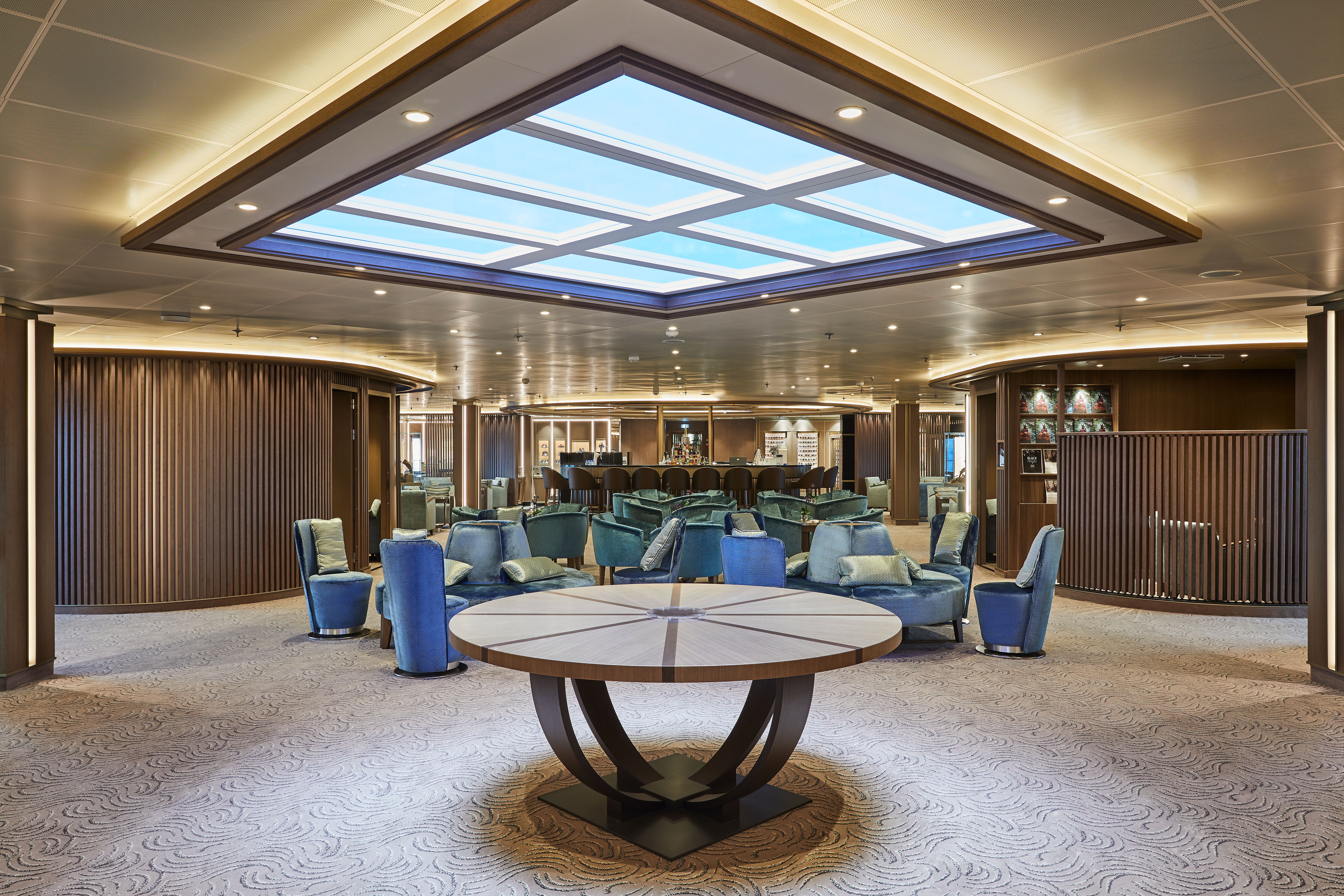 Silversea - Silver Shadow - Arts Bar 1.jpg